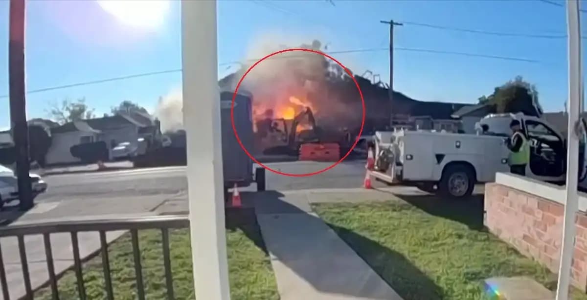 انفجار گاز در ساختمان آپارتمانی کالیفرنیا چندین مجروح برجای گذاشت (فیلم)