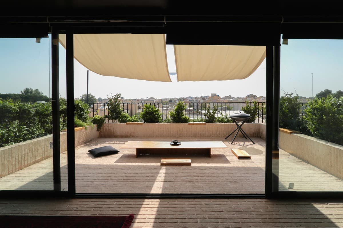 طراحی داخلی آپارتمان کوچک خرپشته (+تصاویر)