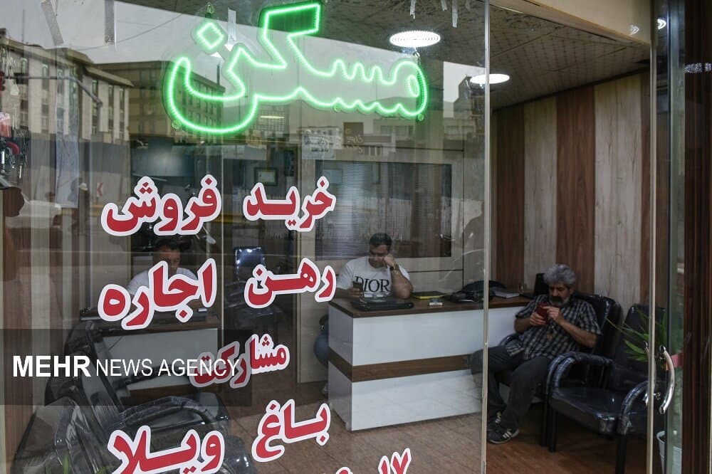بازار مسکن در محاصره نوسانات ارزی؛ رؤیای خانه‌دارشدن دورتر شد